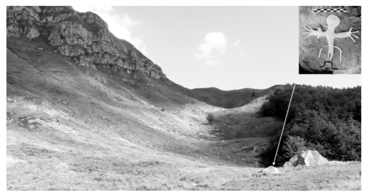 Fig. 2: Bagnone (MS). Vista sud del pianoro alla base del monte Losanna; la freccia indica il petroglifo Omino del Sillara (foto ed elab. F.M.P. Carrera).